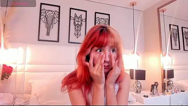 Snapshot of dafnne_hall chatting on October 19, 2025, 12:28 pm dafnne hall online show from October 19, 2025, 12:28 pm