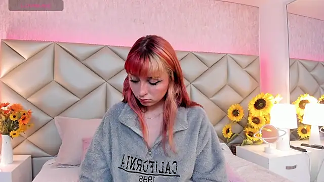 Snapshot of dafnne_hall chatting on November 25, 2025, 4:12 am dafnne hall online show from November 25, 2025, 4:12 am