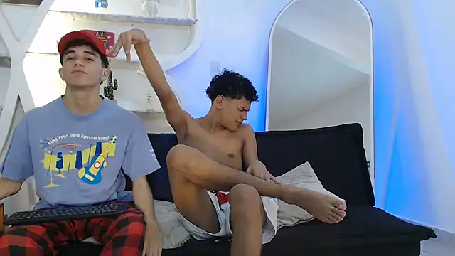 THREE GUYS HOT online show from October 3, 2025, 7:22 pm