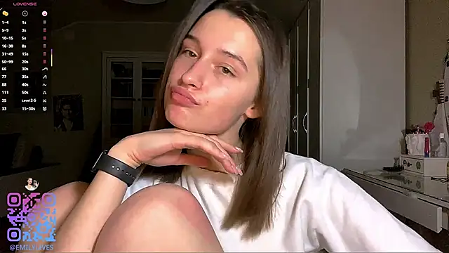 DarlineBrustera online show from December 15, 2025, 2:21 pm