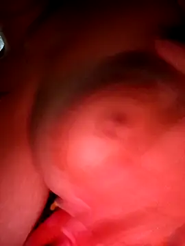 BomBomLuu online show from December 18, 2025, 11:44 pm