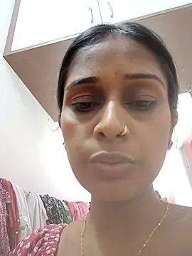 Snapshot of hotshreya69 chatting on October 28, 2025, 7:45 am hotshreya69 online show from October 28, 2025, 7:45 am