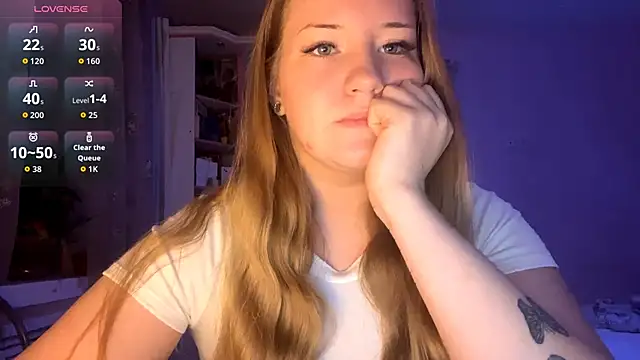 PandaFluff online show from October 7, 2025, 3:09 pm