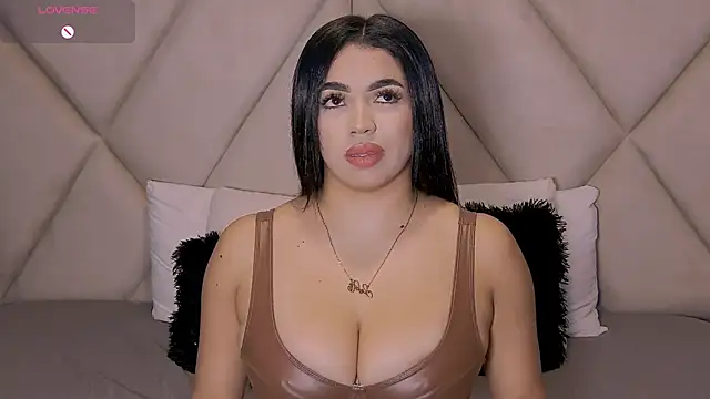 Snapshot of CharlotteeBrownn chatting on October 11, 2025, 2:33 am CharlotteeBrownn online show from October 11, 2025, 2:33 am