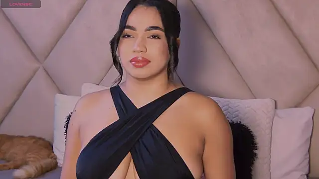 Snapshot of CharlotteeBrownn chatting on November 5, 2025, 7:03 pm CharlotteeBrownn online show from November 5, 2025, 7:03 pm