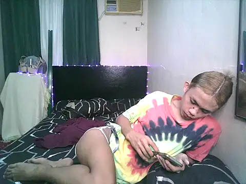 Snapshot of Sweet-shopia chatting on October 25, 2025, 8:00 am Sweet-shopia online show from October 25, 2025, 8:00 am