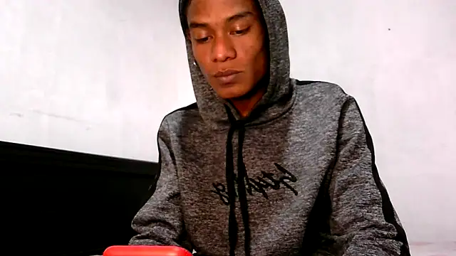 Snapshot of Noah_Miller7 chatting on October 9, 2025, 8:12 am Noah Miller7 online show from October 9, 2025, 8:12 am