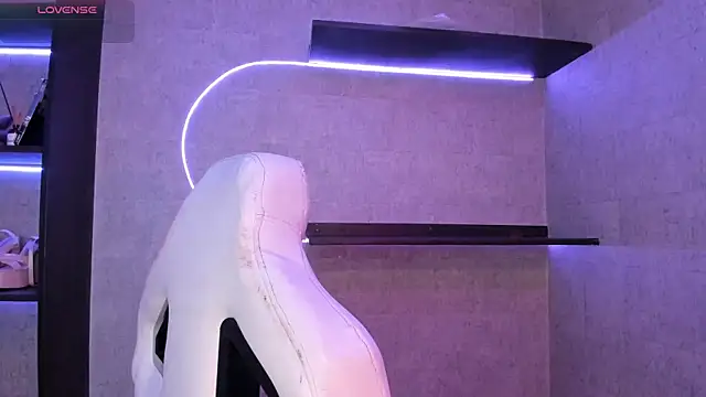 Snapshot of RenataLeclair chatting on October 8, 2025, 4:04 pm RenataLeclair online show from October 8, 2025, 4:04 pm