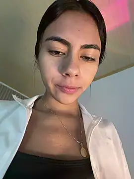 Snapshot of LilybethGray chatting on July 6, 2026, 2:03 pm LilybethGray online show from July 6, 2026, 2:03 pm