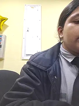 Snapshot of Velvet_24 chatting on October 15, 2025, 4:45 am Velvet 24 online show from October 15, 2025, 4:45 am