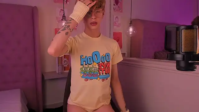 Snapshot of imDamiano chatting on October 10, 2025, 9:47 pm imDamiano online show from October 10, 2025, 9:47 pm