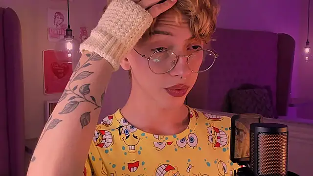 Snapshot of imDamiano chatting on October 18, 2025, 8:42 pm imDamiano online show from October 18, 2025, 8:42 pm