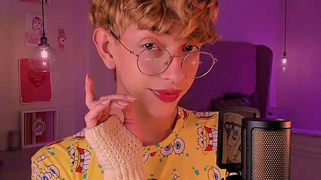 Snapshot of imDamiano chatting on October 23, 2025, 9:35 pm imDamiano online show from October 23, 2025, 9:35 pm