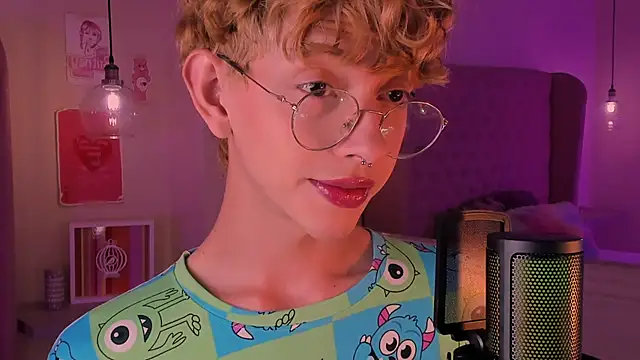 Snapshot of imDamiano chatting on October 24, 2025, 10:06 pm imDamiano online show from October 24, 2025, 10:06 pm