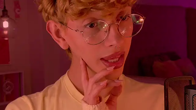 Snapshot of imDamiano chatting on November 3, 2025, 9:16 pm imDamiano online show from November 3, 2025, 9:16 pm