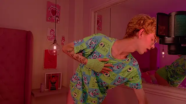 Snapshot of imDamiano chatting on November 9, 2025, 10:19 pm imDamiano online show from November 9, 2025, 10:19 pm