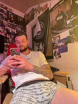 Mexxwell69 online show from November 1, 2025, 4:42 pm