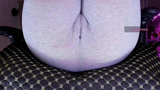 Cameltoe squirt inPants online show from November 21, 2025, 1:43 pm