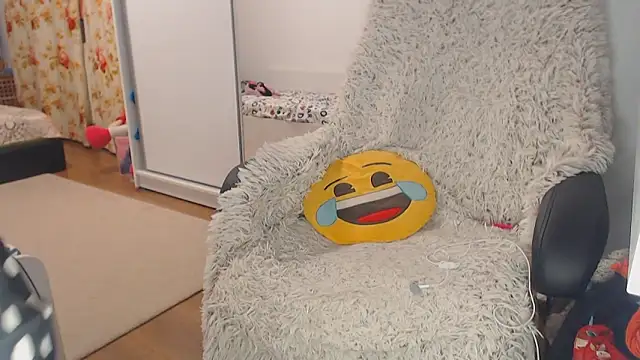 merlyn4 online show from December 7, 2024, 4:03 pm