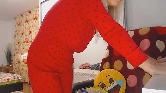 merlyn4 online show from December 17, 2024, 12:22 pm