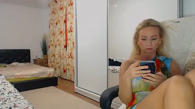 merlyn4 online show from January 9, 2025, 3:55 pm