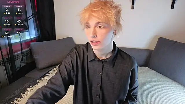 Your avatar online show from February 15, 2026, 9:55 pm