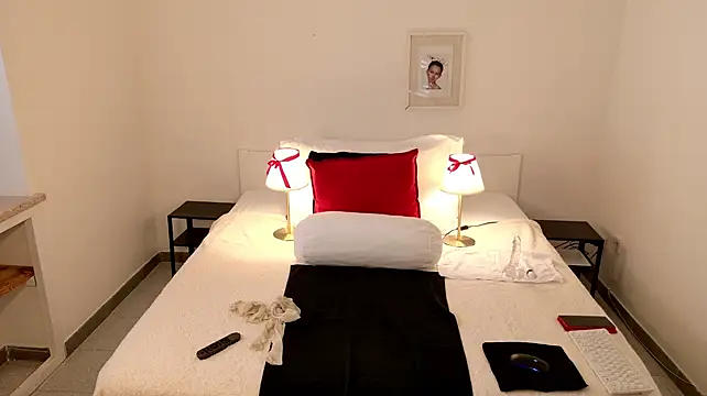 Snapshot of DaisyDea chatting on October 10, 2025, 3:11 pm DaisyDea online show from October 10, 2025, 3:11 pm