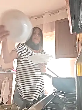 Snapshot of DaisyDea chatting on October 28, 2025, 12:41 pm DaisyDea online show from October 28, 2025, 12:41 pm