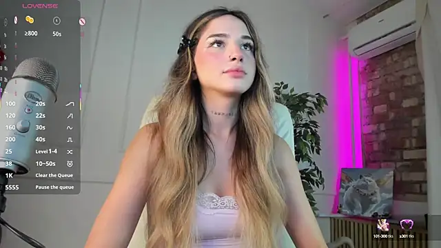 Snapshot of Blessed_Molly chatting on September 28, 2025, 7:03 am Blessed Molly online show from September 28, 2025, 7:03 am