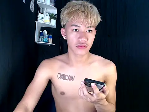 naughtyboyloy 0 online show from December 1, 2025, 2:38 am