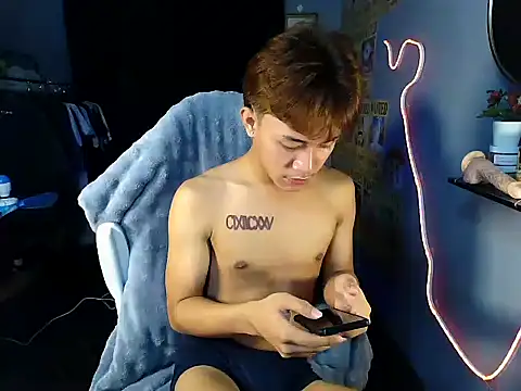 naughtyboyloy 0 online show from June 17, 2026, 11:05 pm