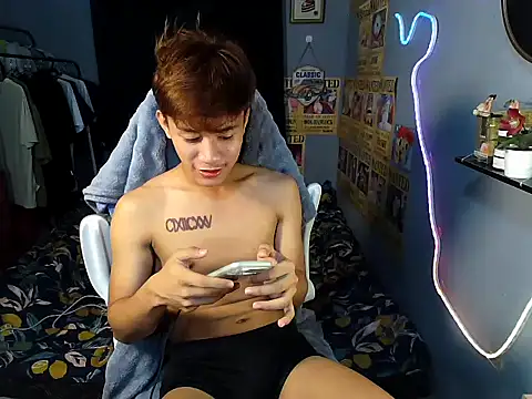naughtyboyloy 0 online show from July 4, 2026, 5:41 pm