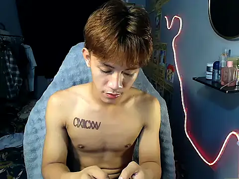 naughtyboyloy 0 online show from July 14, 2026, 5:29 pm
