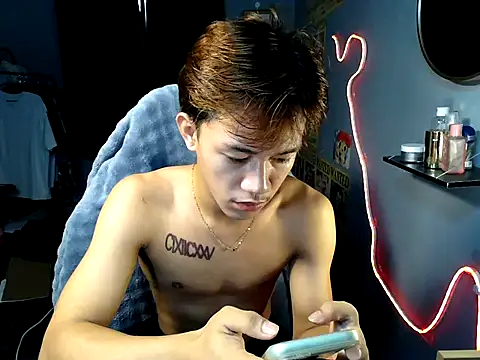 naughtyboyloy 0 online show from July 30, 2026, 2:32 am