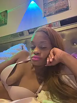 Snapshot of Angelbunnyy chatting on January 12, 2026, 7:24 am Angelbunnyy online show from January 12, 2026, 7:24 am