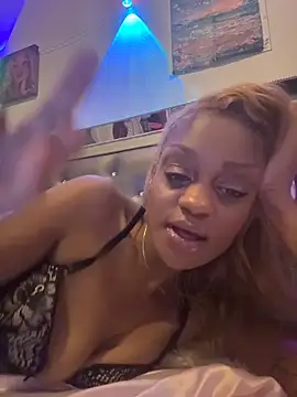 Snapshot of Angelbunnyy chatting on February 1, 2026, 4:33 am Angelbunnyy online show from February 1, 2026, 4:33 am