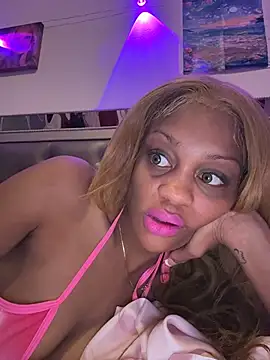 Snapshot of Angelbunnyy chatting on February 28, 2026, 1:01 pm Angelbunnyy online show from February 28, 2026, 1:01 pm