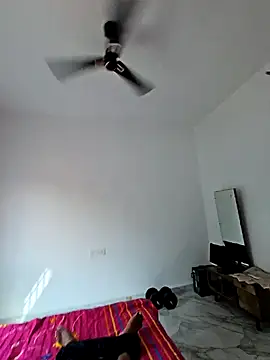 LundBoyram online show from November 2, 2025, 8:17 am