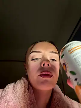 Snapshot of cutietootie02 chatting on January 8, 2026, 6:16 am cutietootie02 online show from January 8, 2026, 6:16 am