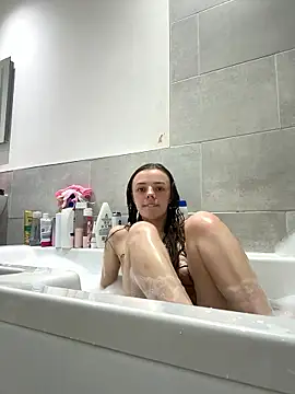 Snapshot of cutietootie02 chatting on January 9, 2026, 6:05 am cutietootie02 online show from January 9, 2026, 6:05 am