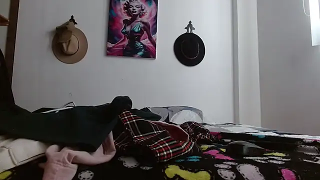 Crystal Star  online show from March 2, 2026, 2:35 pm