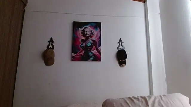 Crystal Star  online show from April 19, 2026, 6:10 pm