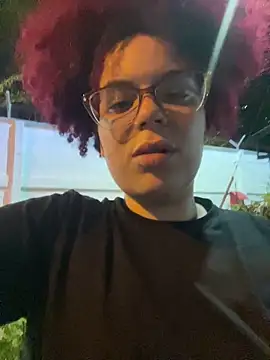 Enyagleam  online show from October 3, 2025, 2:52 am