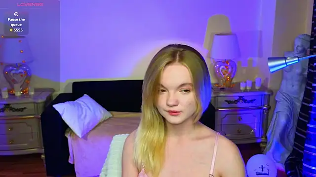 RosesKate online show from November 8, 2025, 11:54 am