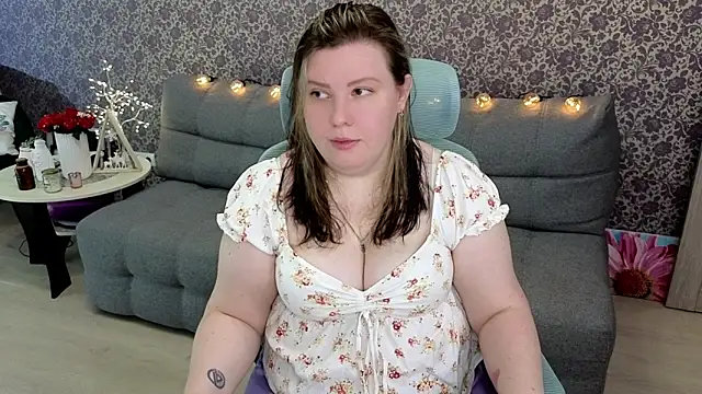 Snapshot of Lillit__ chatting on September 18, 2025, 8:33 pm Lillit online show from September 18, 2025, 8:33 pm