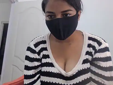 Little toy girl online show from November 7, 2025, 4:56 am