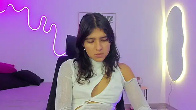 Cherrydollxx online show from October 5, 2025, 11:52 am