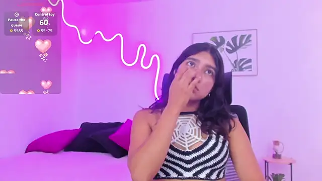 Cherrydollxx online show from October 6, 2025, 12:02 pm