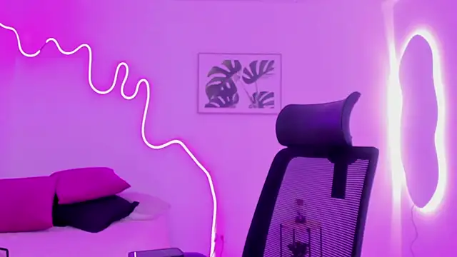 Cherrydollxx online show from October 7, 2025, 11:40 am