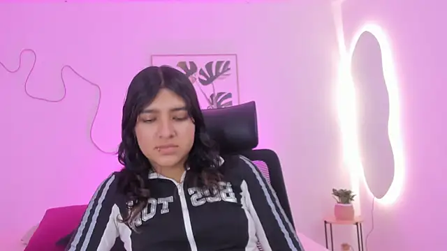 Cherrydollxx online show from October 29, 2025, 12:18 pm